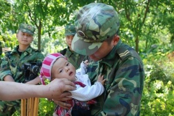 世界上最萌的敬礼，世界上最萌的是谁