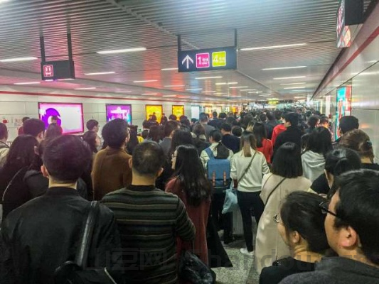 中国最挤地铁现场，中国地铁最拥挤的城市