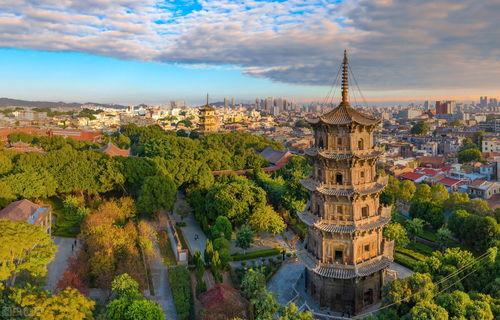 韩国水怪世界排名前十，韩国水怪世界排名前十的电影