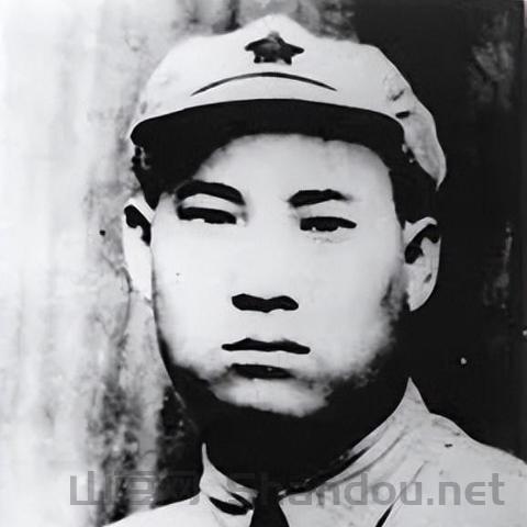 中国最年轻当兵的人是谁，中国最年轻当兵的人是谁啊
